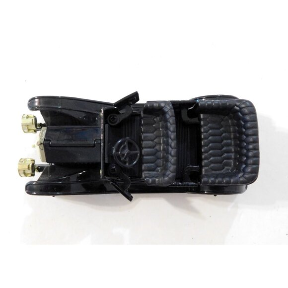 1911 Chevrolet Classic Six Series K Roadster Die-Cast Model - Picture 12 of 15